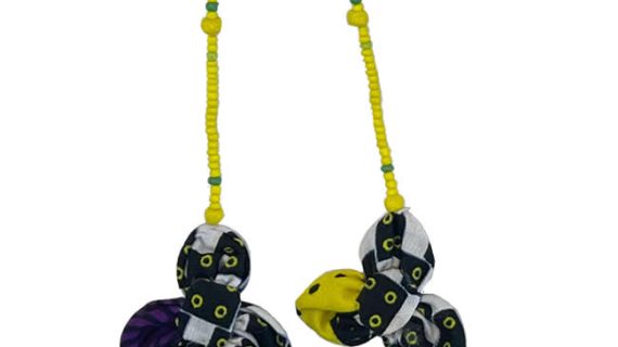 Boucle d'oreille unique